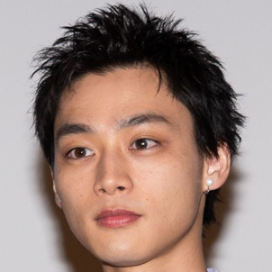 平井亜門